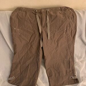 Columbia hiking capri sz 18